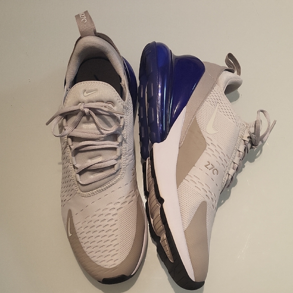 Nike Air Max 270 in Beige and Blue